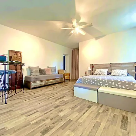 L'escapade Bed & Breakfast 3*